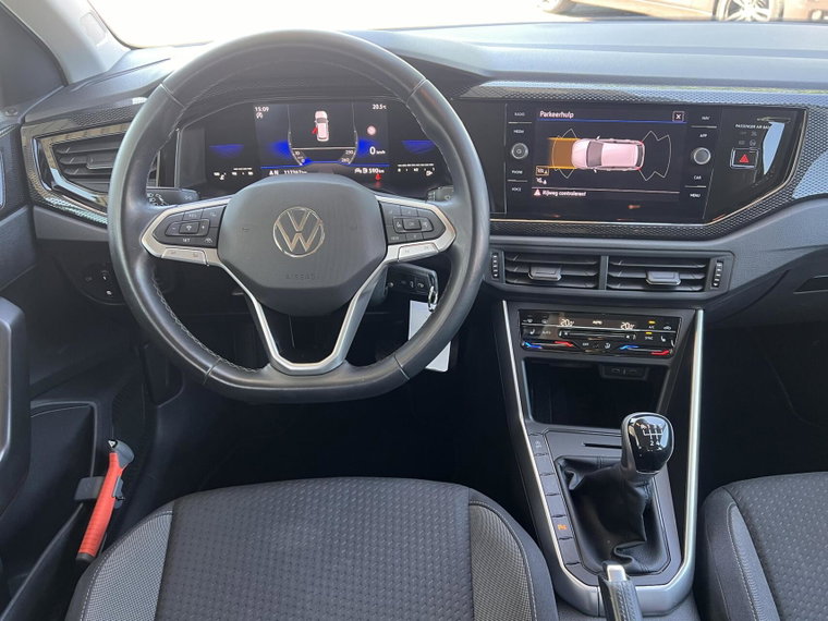 Vehicle Image 18