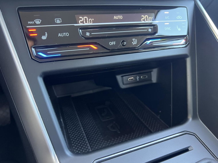 Vehicle Image 26