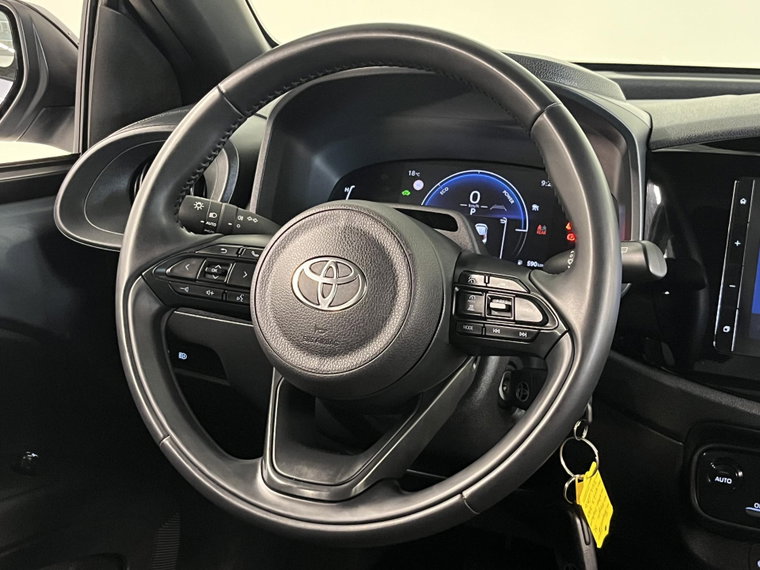Vehicle Image 10