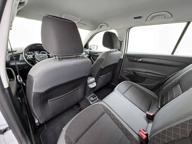 Vehicle Image 19