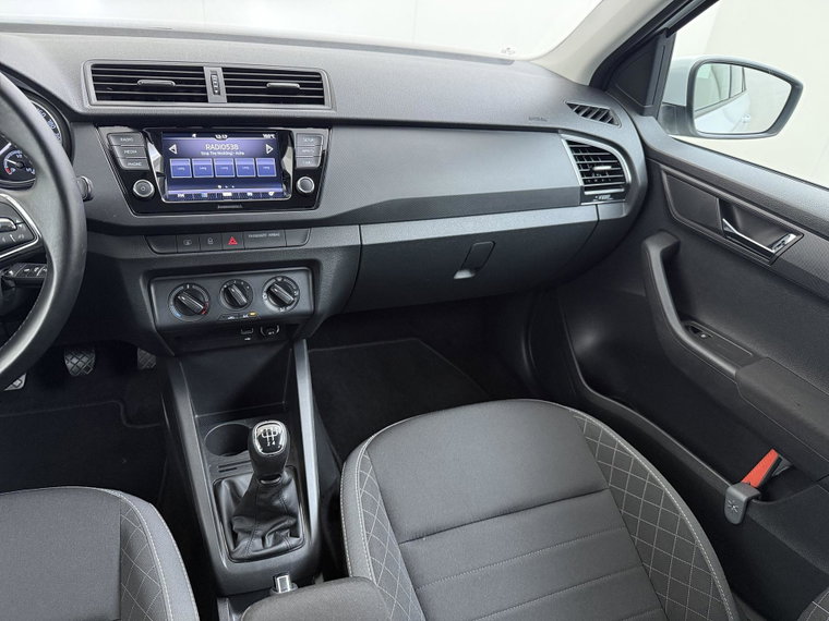 Vehicle Image 22