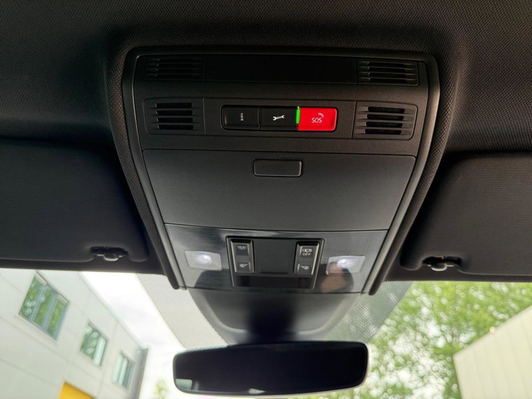 Vehicle Image 24