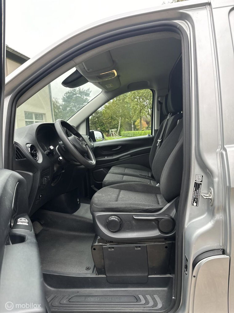 Vehicle Image 28