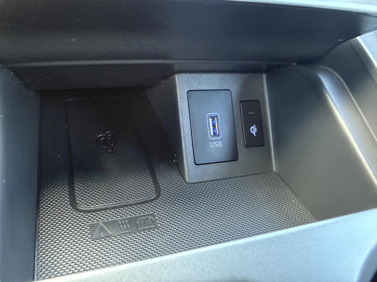 Vehicle Image 35