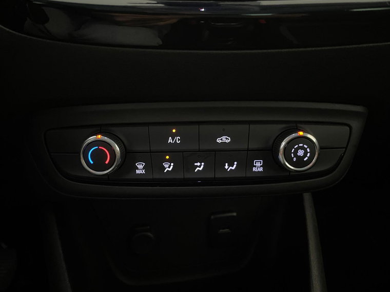 Vehicle Image 32