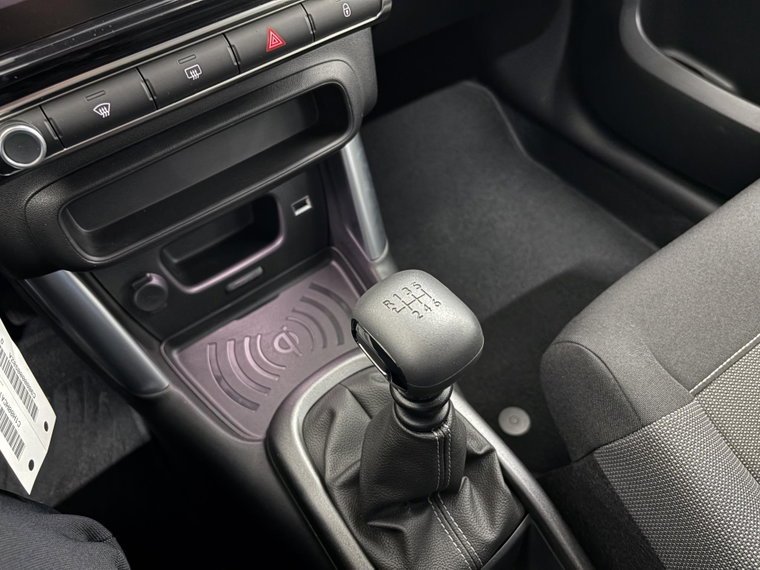 Vehicle Image 23