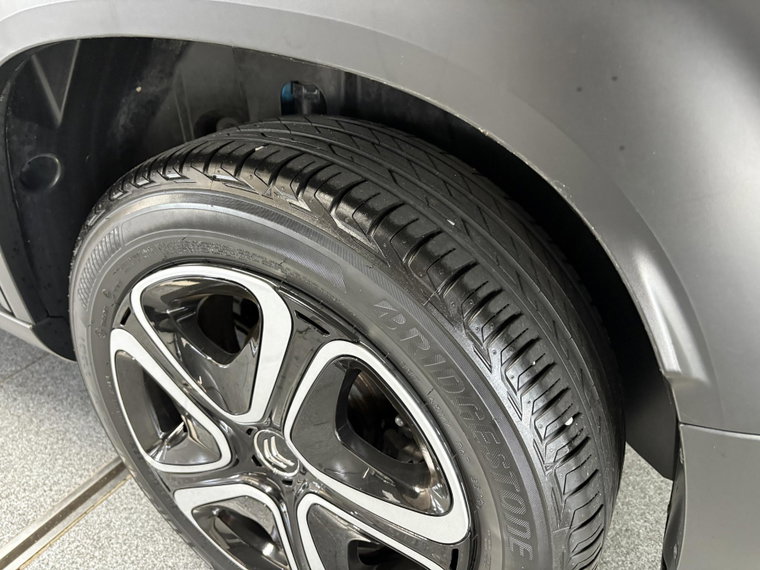 Vehicle Image 30