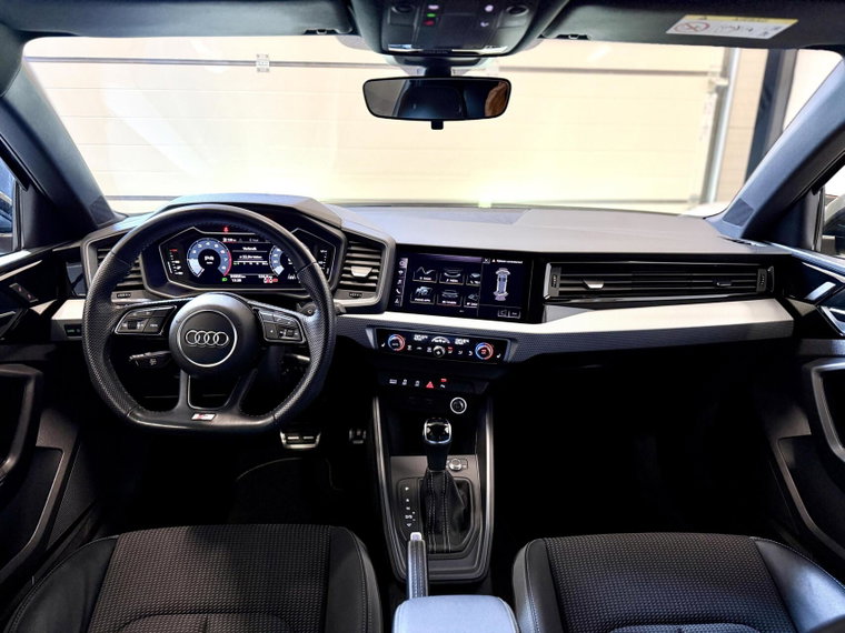 Vehicle Image 18