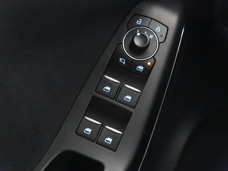 Vehicle Image 33