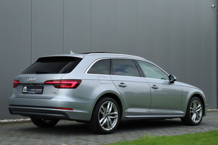 Vehicle Image 9