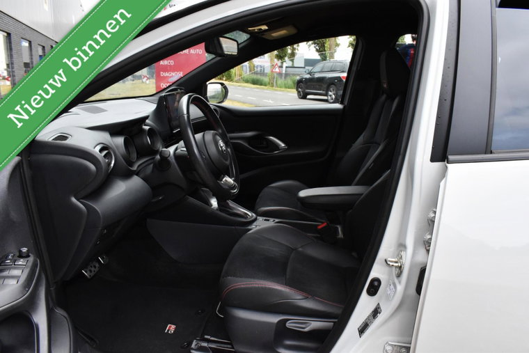 Vehicle Image 12