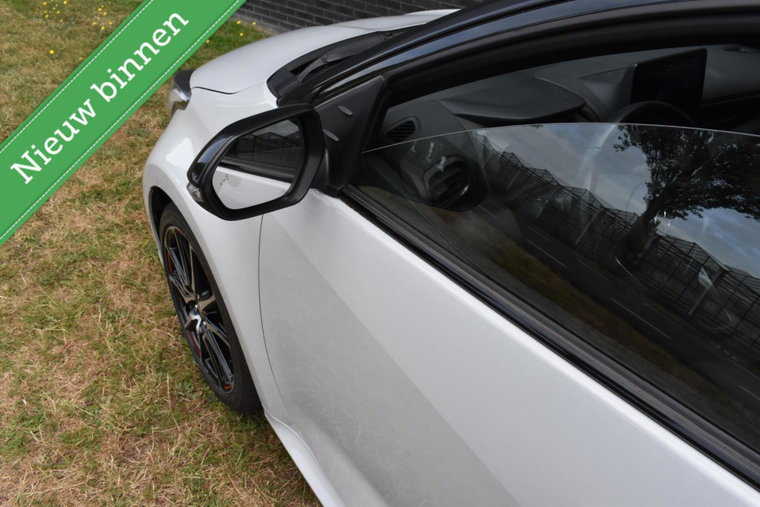 Vehicle Image 32