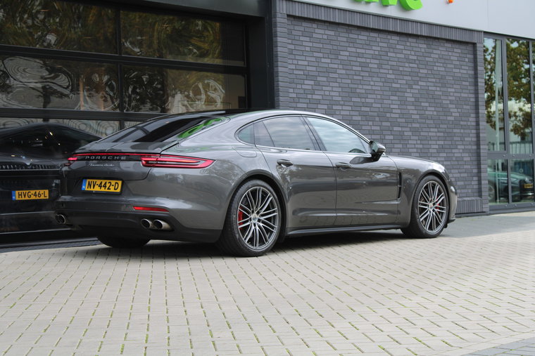 Vehicle Image 9