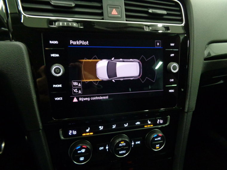 Vehicle Image 22
