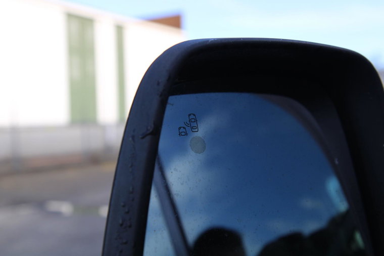 Vehicle Image 13