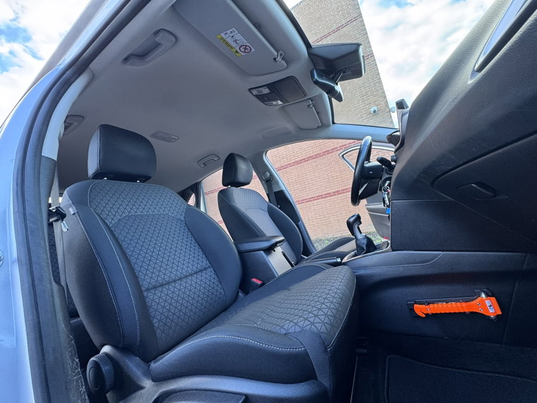 Vehicle Image 30