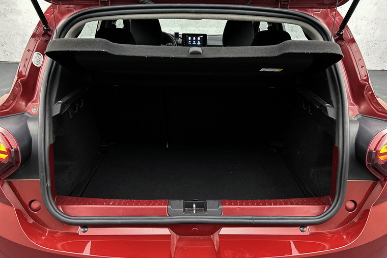 Vehicle Image 14