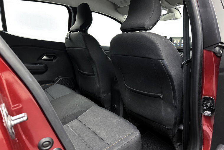 Vehicle Image 15