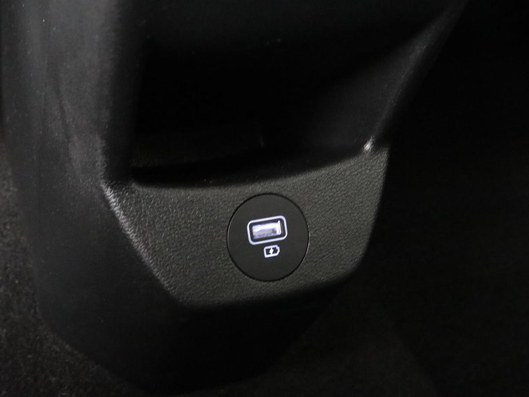 Vehicle Image 28