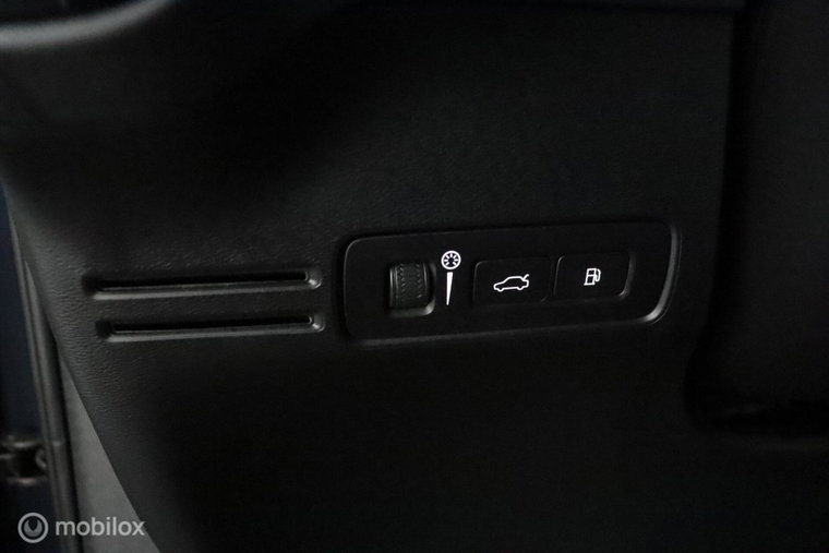 Vehicle Image 40