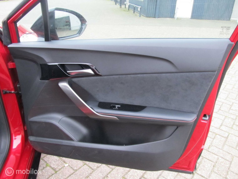Vehicle Image 23