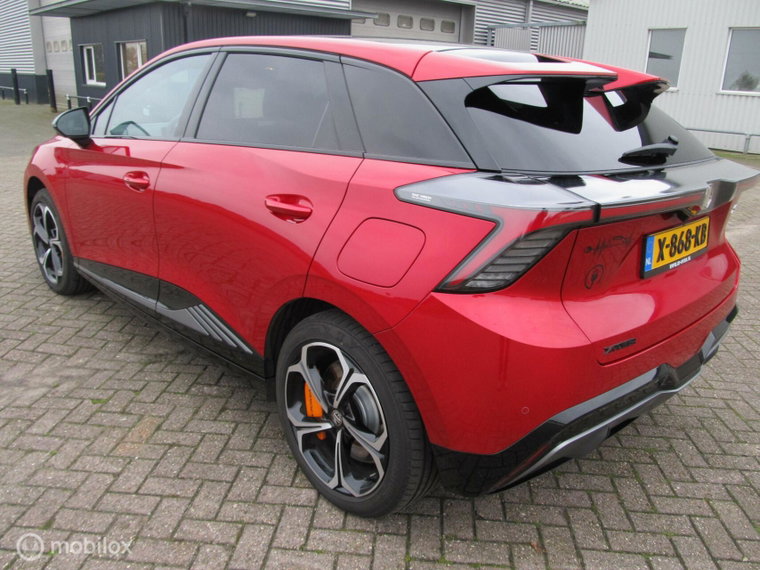 Vehicle Image 32
