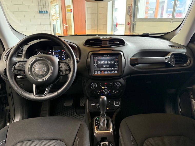 Vehicle Image 13