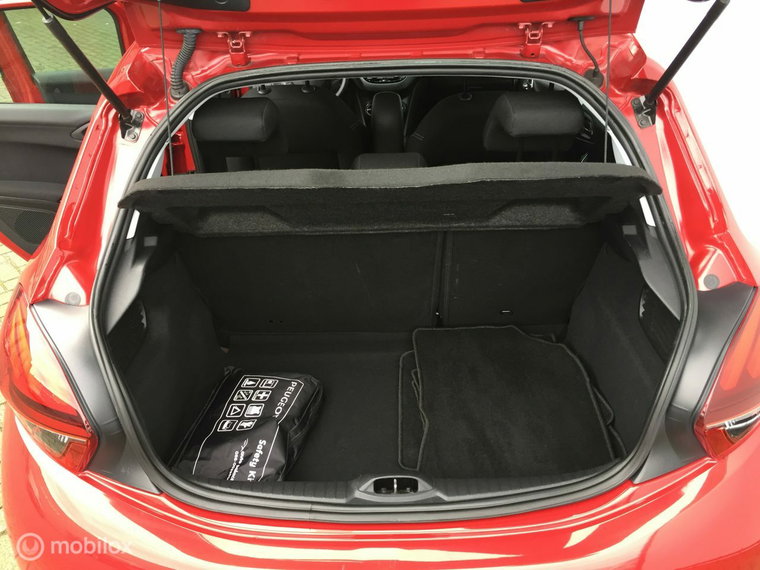 Vehicle Image 22