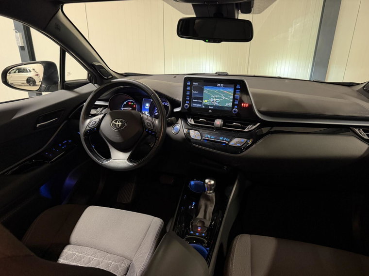Vehicle Image 11