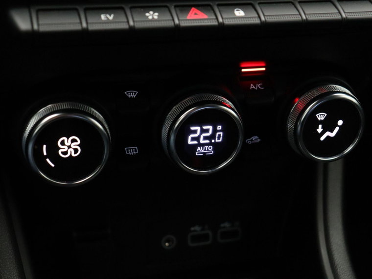 Vehicle Image 29
