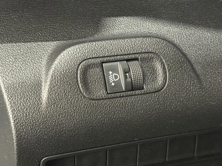 Vehicle Image 33