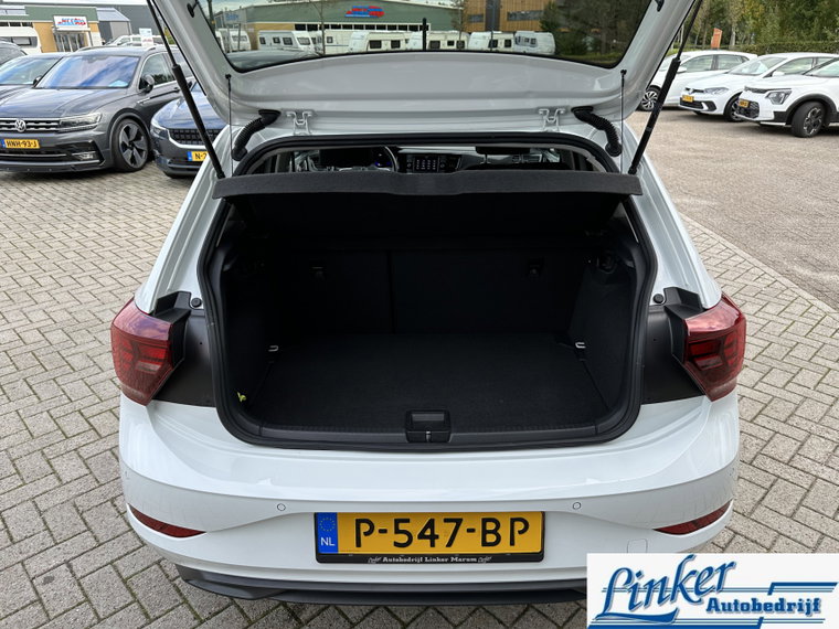 Vehicle Image 32