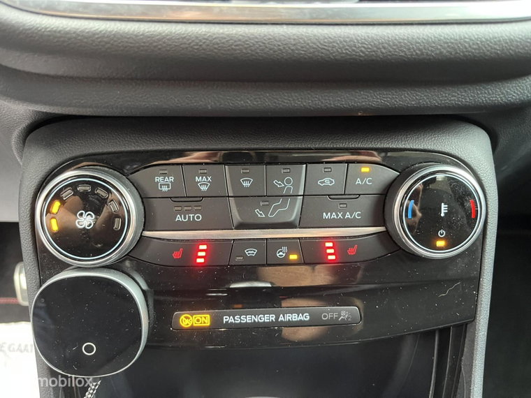 Vehicle Image 26