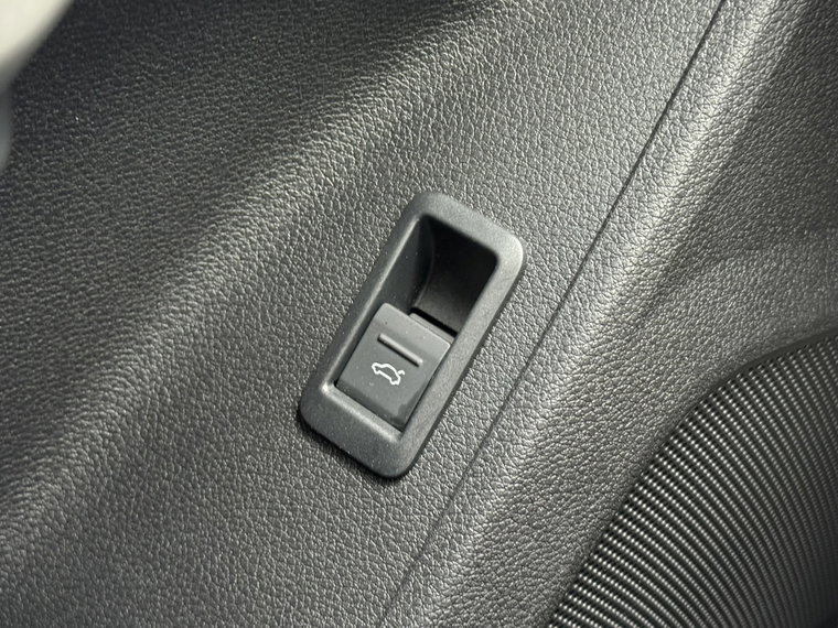 Vehicle Image 39