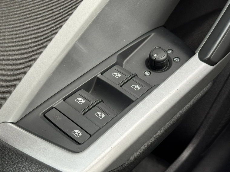 Vehicle Image 40