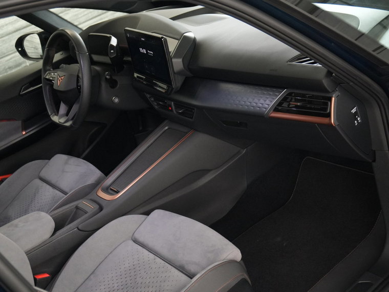 Vehicle Image 24