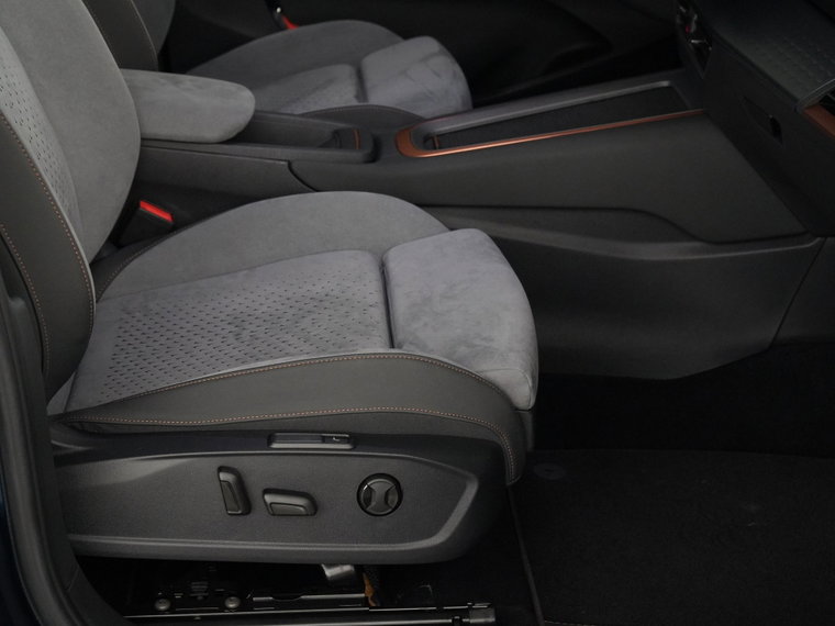Vehicle Image 42