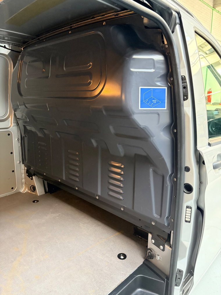 Vehicle Image 33