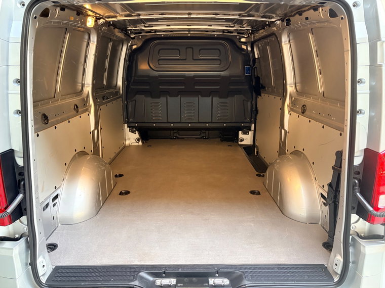Vehicle Image 37