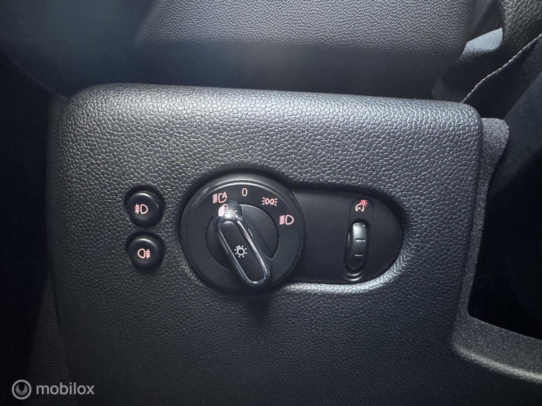 Vehicle Image 27