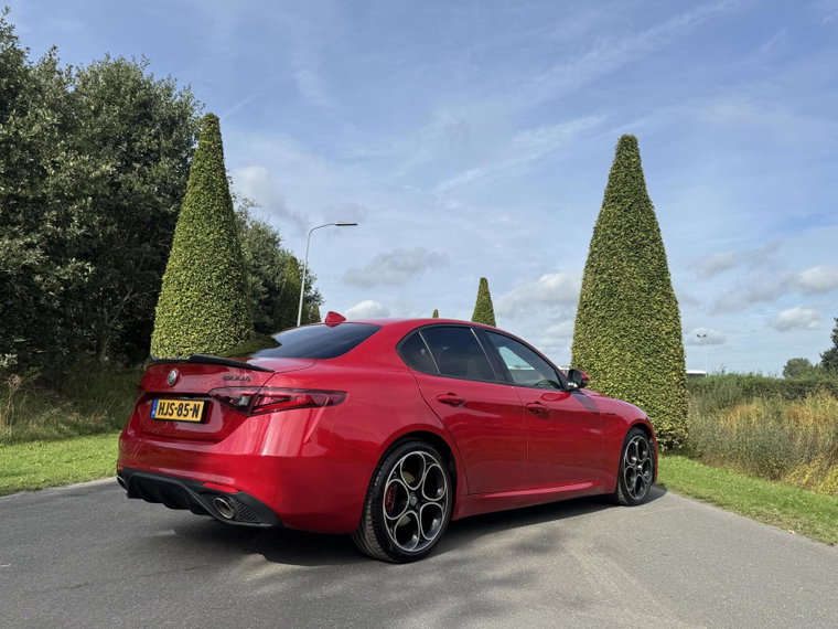 Vehicle Image 26