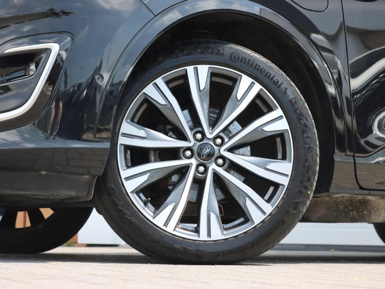 Vehicle Image 11