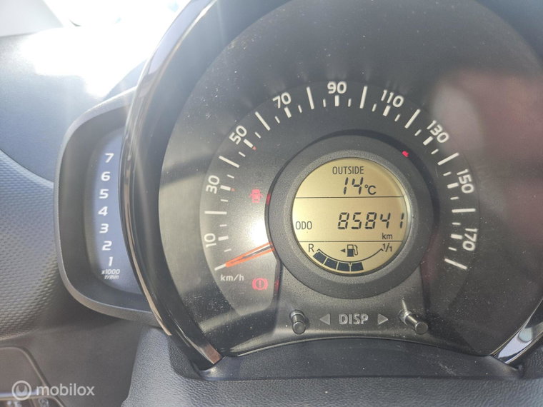 Vehicle Image 11