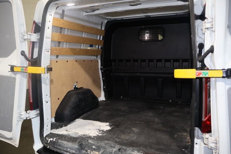 Vehicle Image 13