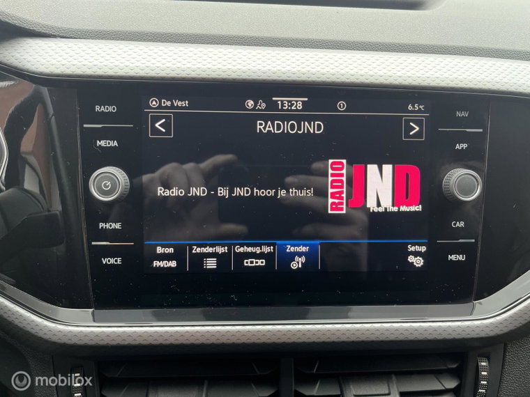 Vehicle Image 16