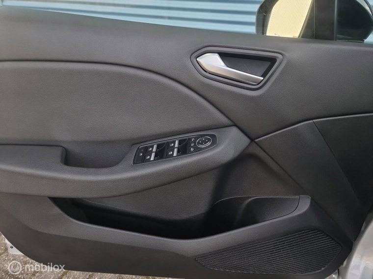 Vehicle Image 29