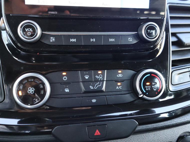 Vehicle Image 36