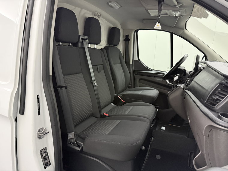 Vehicle Image 28