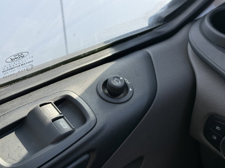 Vehicle Image 33