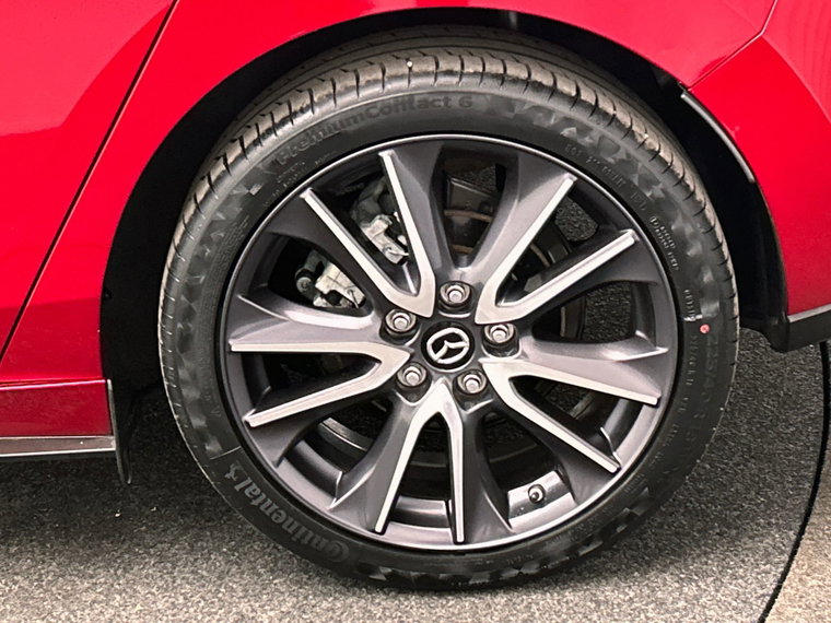 Vehicle Image 19